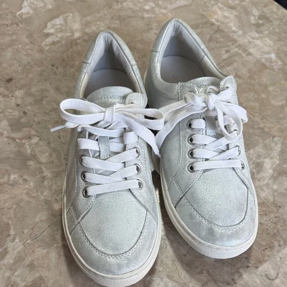 J/SLIDES Metallic Silver Sneakers - Picture 4 of 7